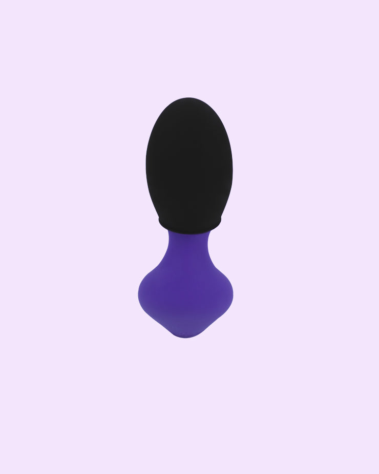 Black | SleevIt bulb sleeve on a union double dildo side view