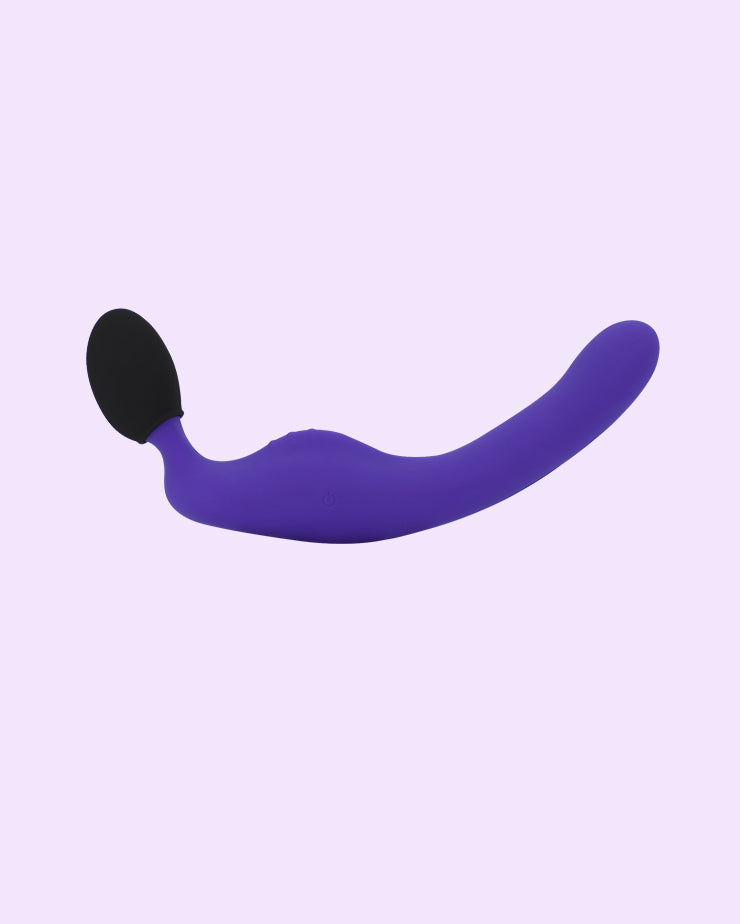 Black | SleevIt bulb sleeve on a union double dildo