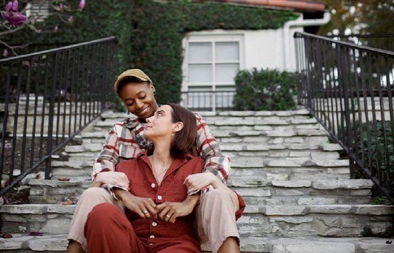 Lesbian relationships : navigating love, sex and connection